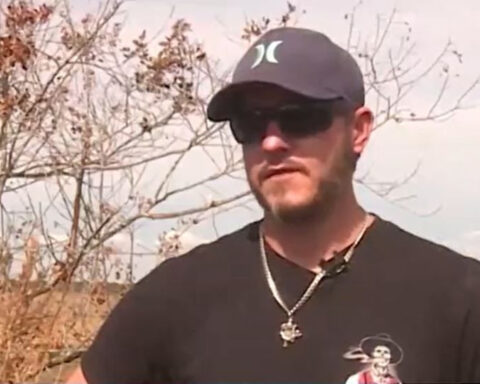 Good Samaritan rescues mother and three children from a canal