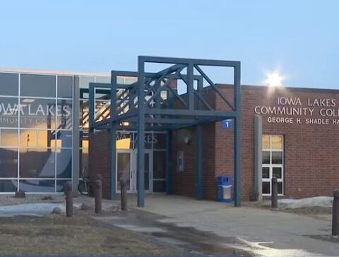 ‘My heart just sank’: Iowa Lakes students mourn after deadly baseball team bus crash