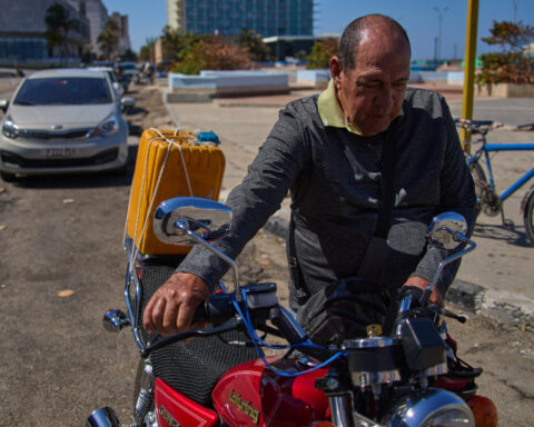 Cuban drivers face monthslong wait for gasoline in a government app designed to reduce lines