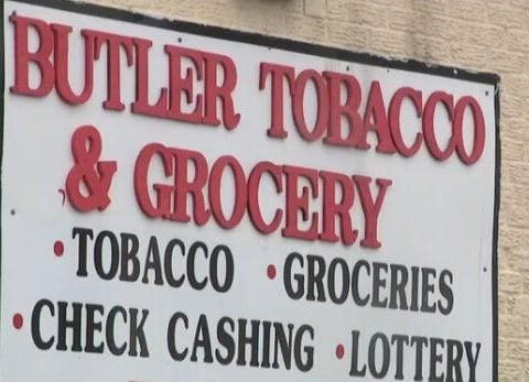 Dramatic video shows woman running into store as ex-boyfriend allegedly attempts to kidnap her