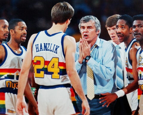 Doug Moe, the rumpled, irreverent coach of the high-scoring Denver Nuggets, dies at 87