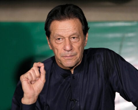Former cricket captains urge Pakistan to ensure better medical care for Imran Khan in prison