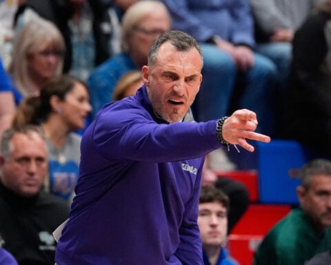 Green Bay's Doug Gottlieb gets 1-game suspension from Horizon League after criticizing officiating