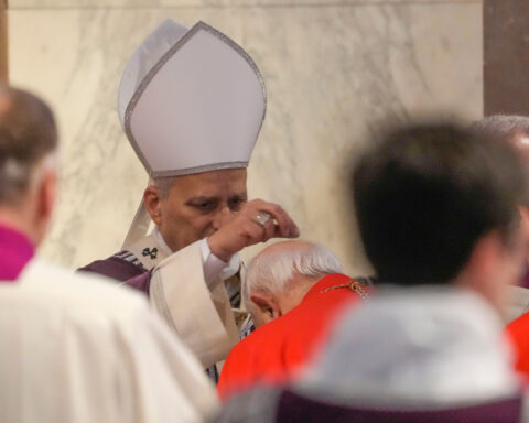 Pope laments 'ashes of international law' left by today's conflicts in Ash Wednesday liturgy