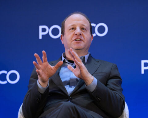 Trump's refusal to invite all governors to a White House meeting prompts group to back out