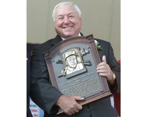 Baseball Hall of Famer Bill Mazeroski, known for walk-off home run in 1960 World Series, dies at 89