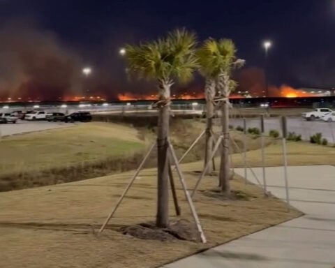 Delta flight returns to Savannah airport after engine trouble sparks grass fire