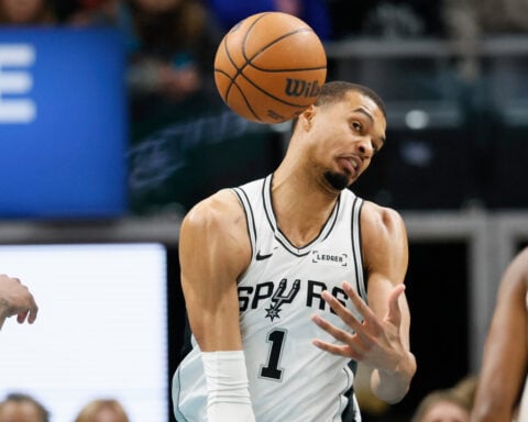 Spurs humble Pistons with 114-103 victory in potential NBA Finals preview