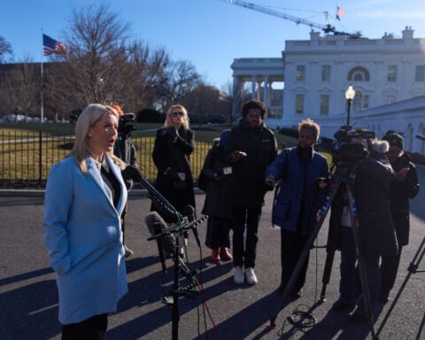 Trump's State of the Union will seek to calm voters' economic concerns ahead of midterm elections