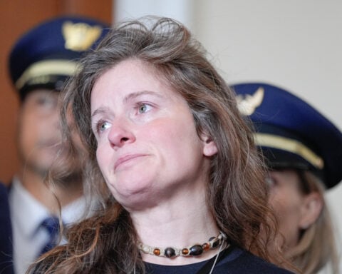 House rejects bill requiring aircraft locator systems to prevent midair collisions like last year's