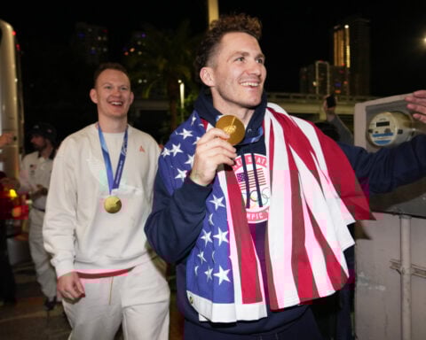 US men's hockey team visits Trump at the White House on its way to his State of the Union
