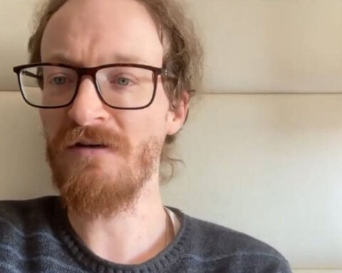 Couple elopes during blizzard after snow cancels wedding plans