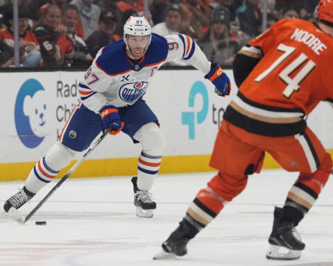 Joel Quenneville gets his 1,000th career win in Ducks' 6-5 comeback victory over Oilers