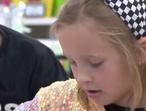 Heartwarming viral moment: Students’ sticky-note surprise boosts girl who doubted herself