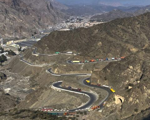 Afghanistan says it thwarted Pakistani airstrike on Bagram Air Base as fighting enters 4th day