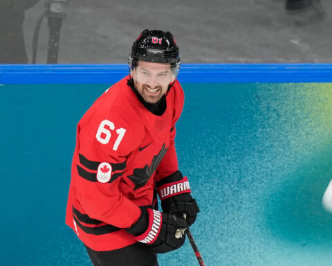 Golden Knights' Mark Stone leaves game at Penguins with an undisclosed injury