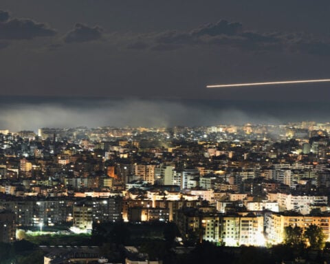 Limited flights from UAE begin as governments seek to extract citizens from Middle East