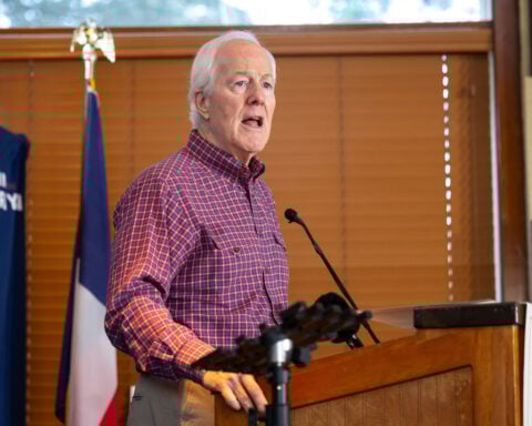 War in Iran jolts final day of campaigning in Texas primary