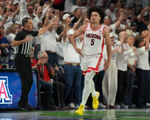 Bradley scores 17 as No. 2 Arizona clinches outright Big 12 title with 73-57 win over No. 6 Iowa St