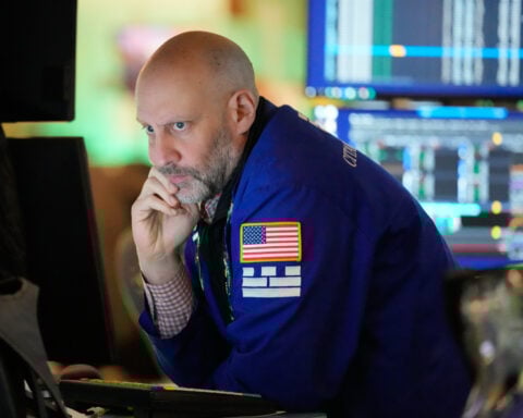 Dow drops 500 as stocks sell off around the world and oil prices leap even higher on war worries