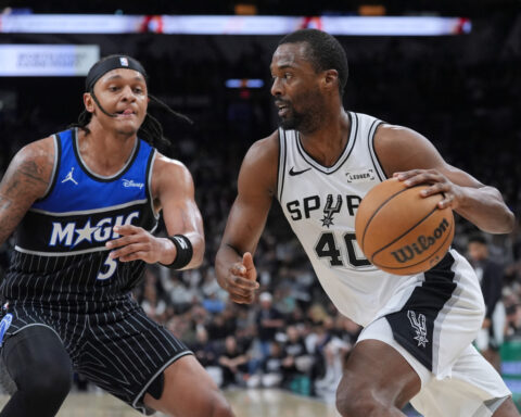 Snooze and lose: San Antonio's Harrison Barnes ends iron man streak because of nap injury