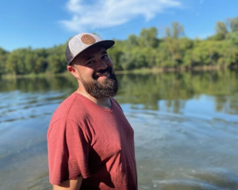 An Arkansas man accused of killing his daughter's alleged abuser wins GOP sheriff's nomination