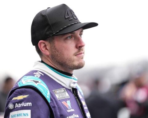 Vertigo sidelines Alex Bowman, forcing him out of Sunday's Phoenix NASCAR race