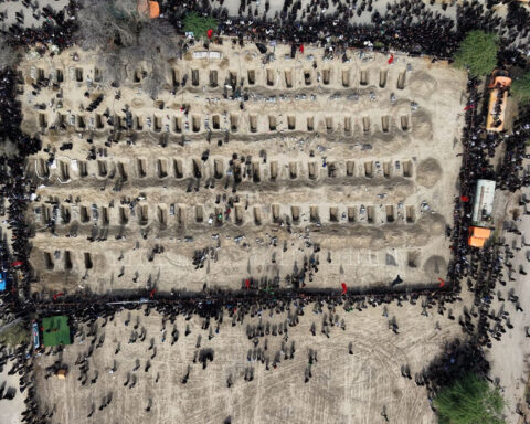 Between bombs and blackouts, Iranians are trapped in a deepening crisis