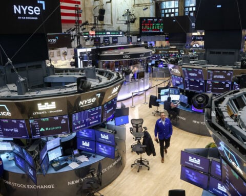 Dow suffers worst week since April as oil hits $90 and weak jobs data adds to market anxiety