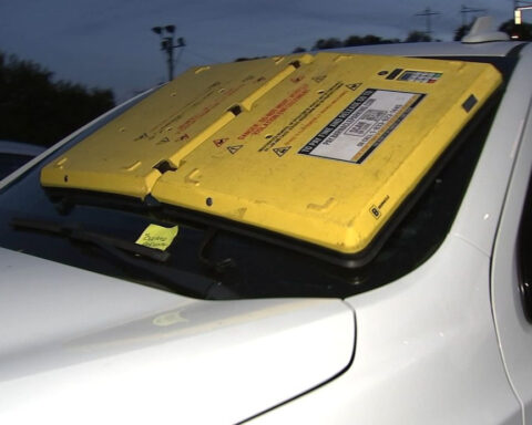 Windshield barnacle ban ordinance introduced by Philadelphia councilmember