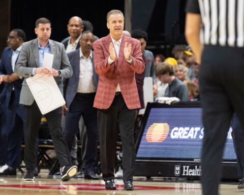 Arkansas' John Calipari becomes 5th Division I men's coach to reach 900 victories