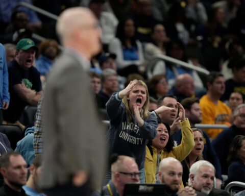 UConn's Dan Hurley beefing with officials again just in time for March Madness