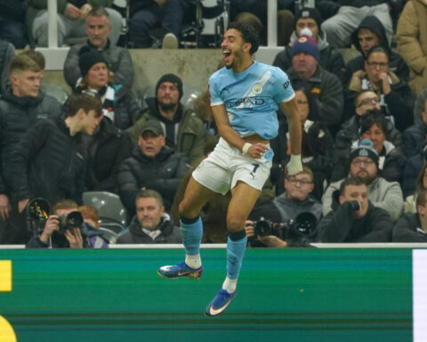 Wrexham leads twice and takes Chelsea to extra time before losing 4-2 in the FA Cup