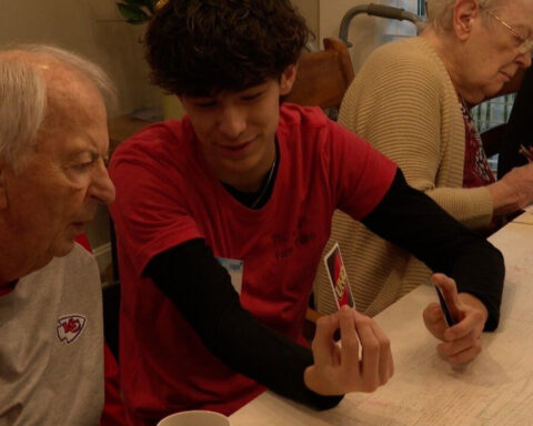 High school students help care for dementia patients in unique program