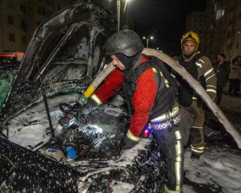 Russia and Ukraine both claim front-line progress with US-brokered talks on hold