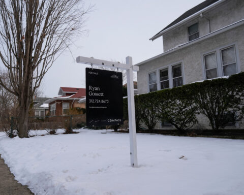 US homes sales rose in February as homebuyers seized on easing mortgage rates