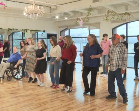 Mom finds the people her organ donor son saved, invites them to do his favorite activity, dance