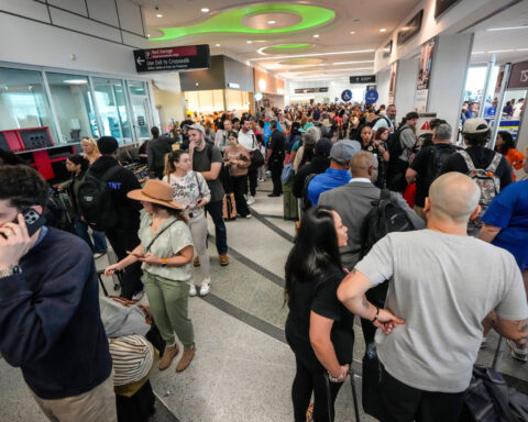 Homeland Security restarts Global Entry program after travelers faced long airport lines