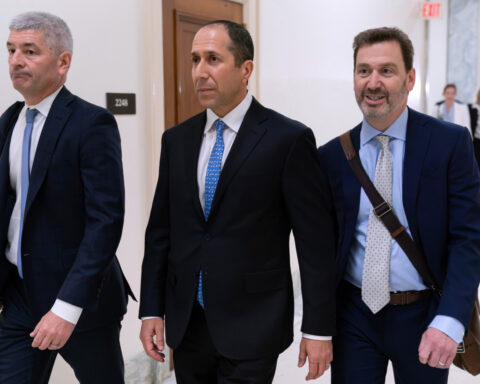 Epstein's longtime accountant testifies on his wealth and business ties