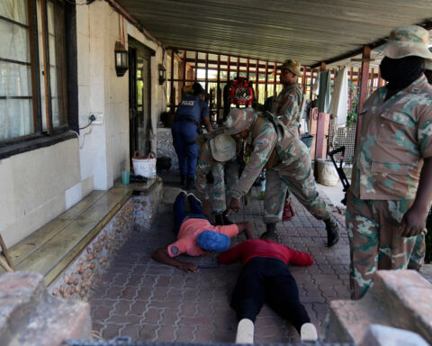 South Africa deploys soldiers to the streets to tackle organized and violent crime