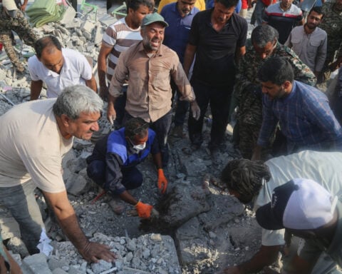 Iran-linked hackers take aim at US and other targets, raising risk of cyberattacks during war