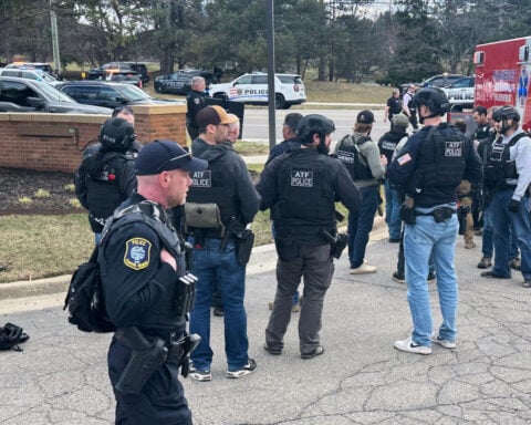 Reports of active shooter at Detroit-area synagogue containing school
