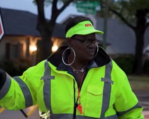North Texas dads raise thousands to buy new car for beloved elementary crossing guard: "Everybody loves her"