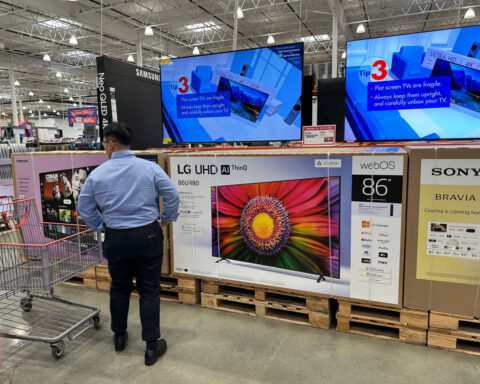 Cracks emerged in a resilient US economy before war in Iran sent oil prices rocketing