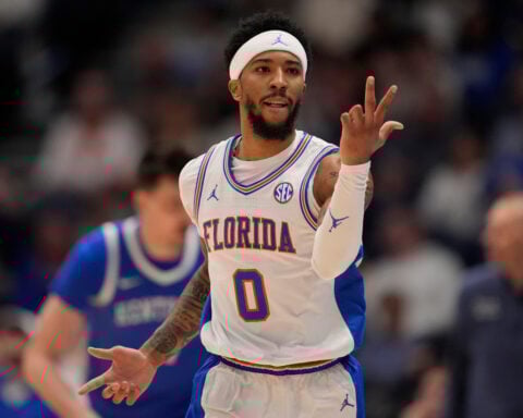 No. 4 Florida cruises to third victory over Kentucky to open SEC Tournament title defense