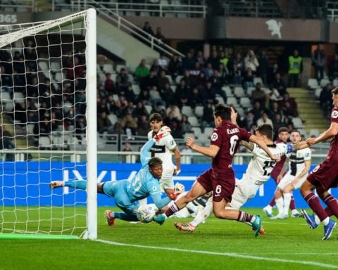 Parma scores two own goals in two minutes and falls at Torino