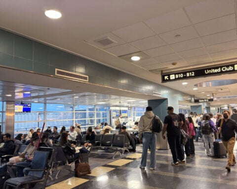 Passengers face hours-long delays across DC-area airports after equipment malfunction at air traffic control center