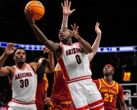 No. 2 Arizona’s Jaden Bradley stuns No. 7 Iowa State with a buzzer-beater to reach Big 12 final
