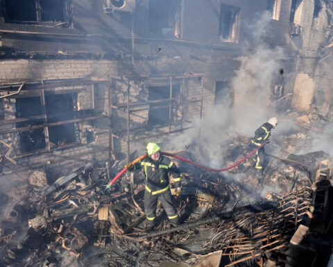 Russian strike on Kyiv region kills 4 people and wounds 15 as peace talks are stalled