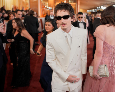 Stars deliver modern and colorful looks on Oscars red carpet